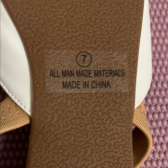 Lulus Mae White and Beige Pointed-Toe Slingback Flats NWOT - Picture 6 of 8